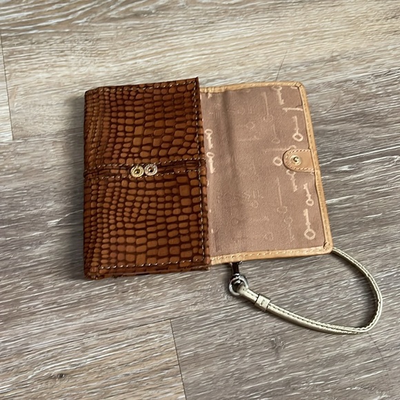 Fossil cowhide leather snake embossed wristlet wallet - Picture 7 of 10